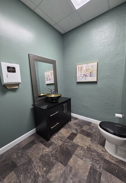 More Photos Of 205 Main St S, Minot Storefront Retail Office For Lease