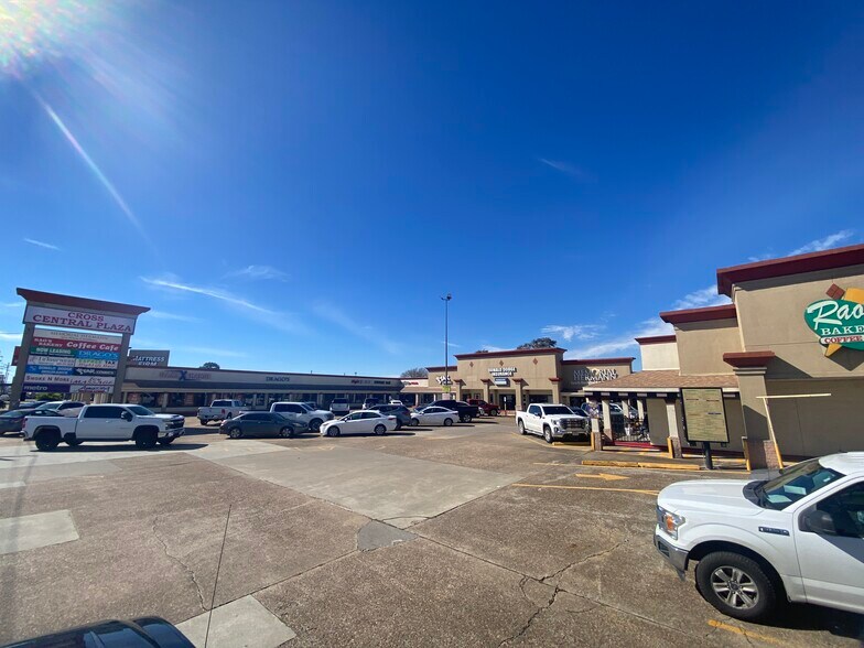 More Photos Of 3500-3536 FM 365, Nederland Unknown For Lease