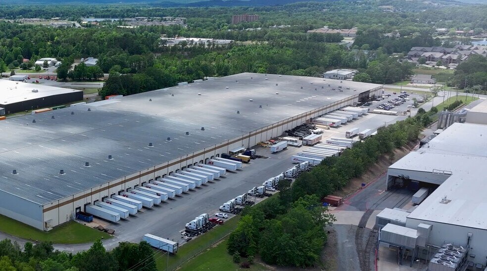 More Photos Of 400 Murphy Dr, Maumelle Distribution For Lease
