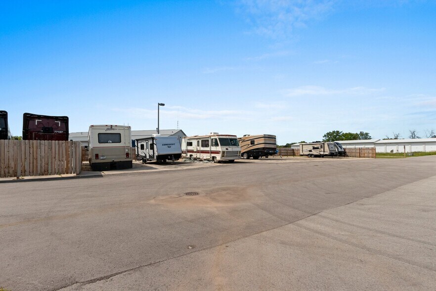 More Photos Of 1854 Industrial Dr, Green Bay Specialty For Sale