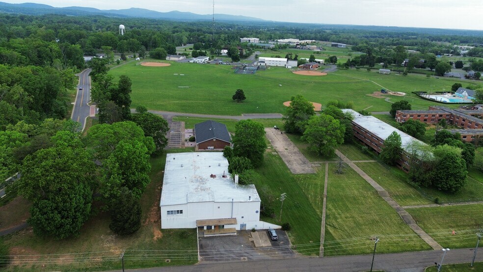 More Photos Of 4260 Sigler Rd, Warrenton Light Manufacturing For Sale