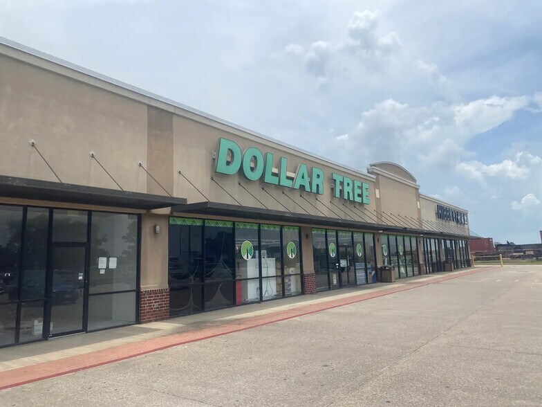 More Photos Of 1609 US-190, Eunice General Retail For Lease