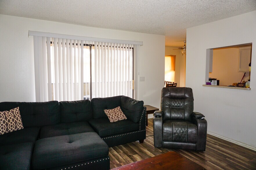 More Photos Of 2859 Wheelwright Dr, Las Vegas Apartments For Sale