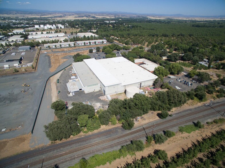 More Photos Of 2812 Hegan Ln, Chico Light Distribution For Lease