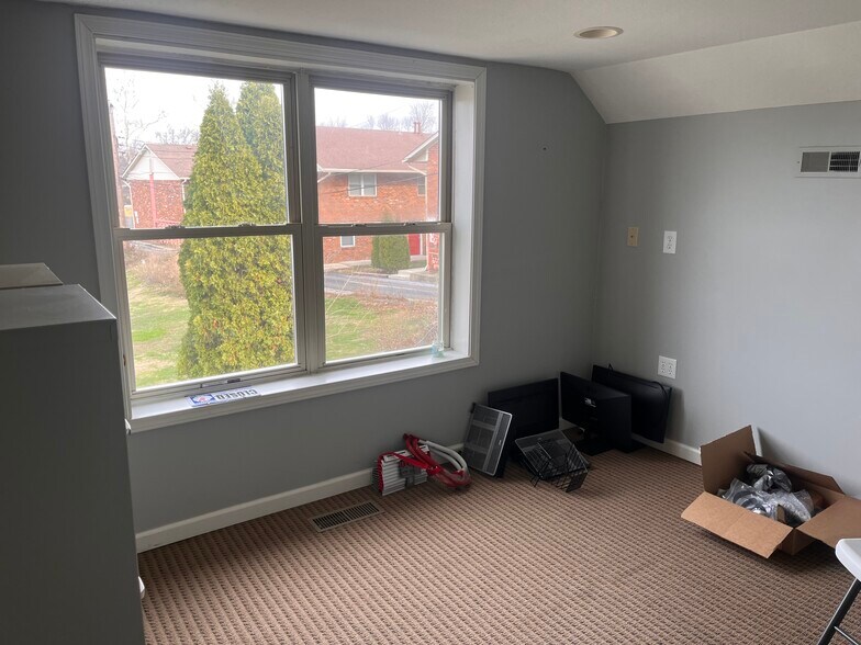 More Photos Of 1815 S Walnut St, Bloomington Loft Creative Space For Sale