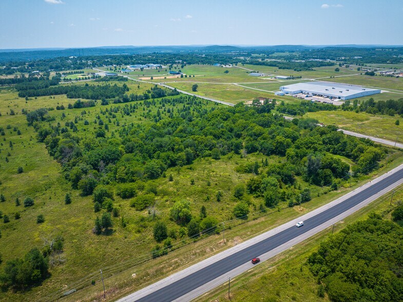 More Photos Of 7 Mathis Park Dr, Tahlequah Dormitory For Sale