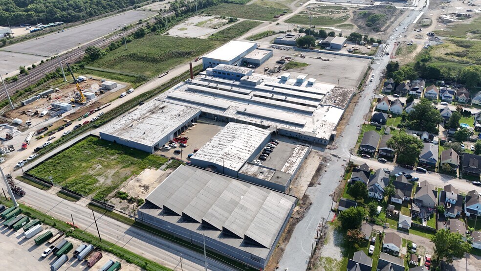 More Photos Of 1428 W Henry St, Indianapolis Manufacturing For Lease