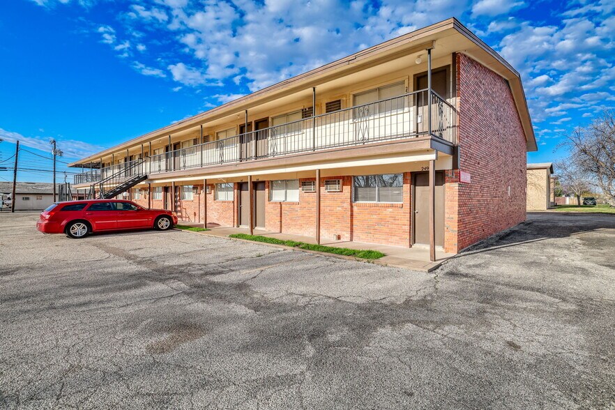 More Photos Of 1728 Pulliam St, San Angelo Apartments For Sale