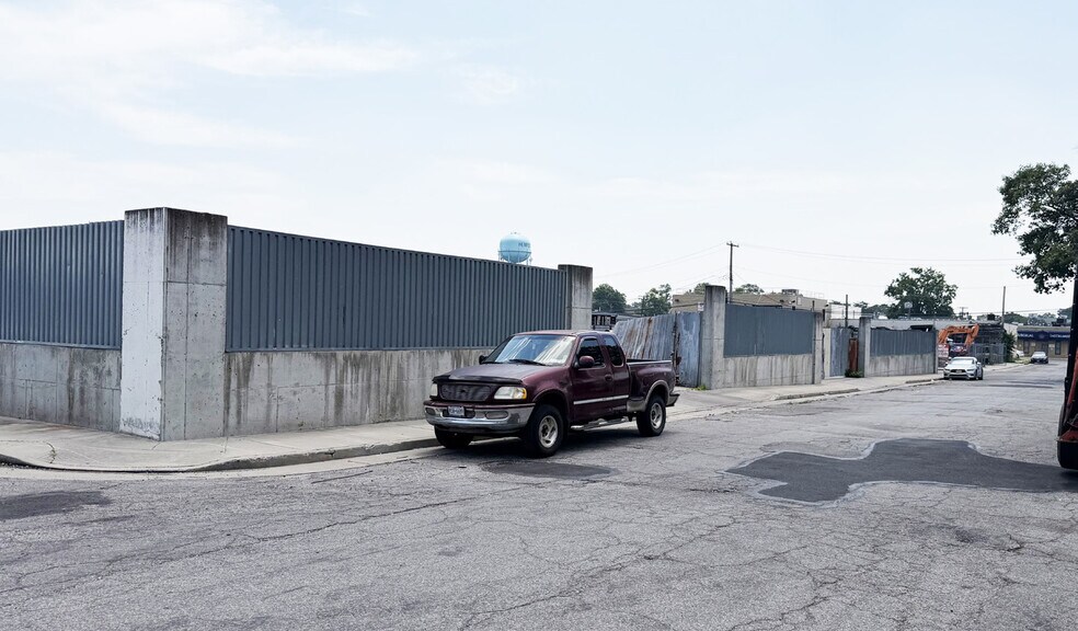 More Photos Of 47-49 Whitson St, Hempstead Land For Lease