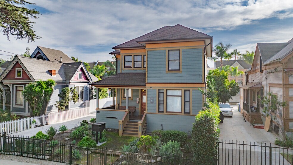 Primary Photo Of 1140 W 25th St, Los Angeles Multifamily For Sale