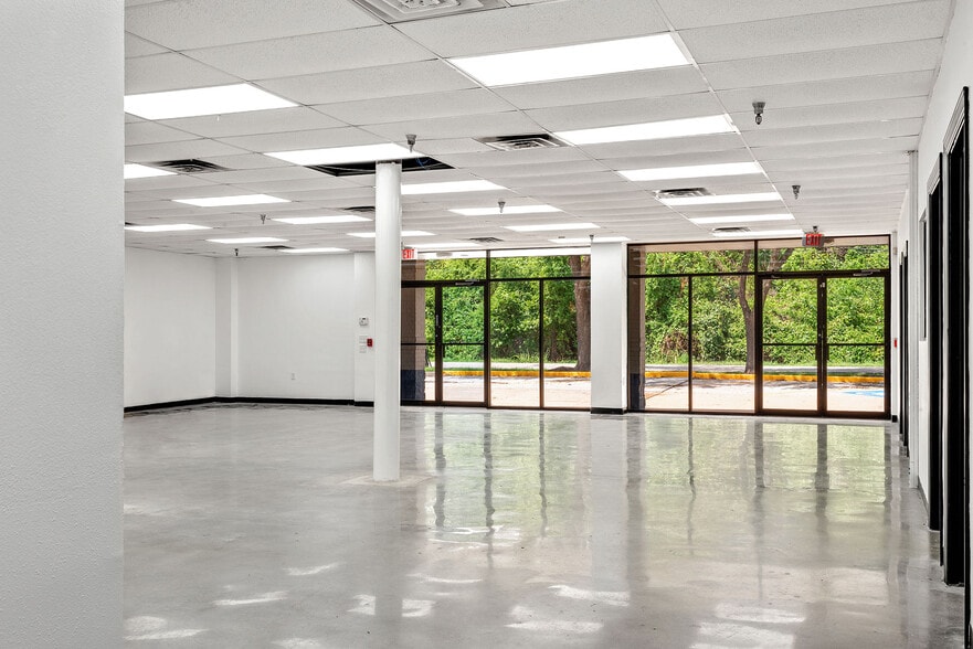 More Photos Of 3526-3530 Lang Rd, Houston Unknown For Lease
