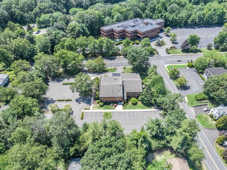 More Photos Of 101-105 Dutch Hill Rd, Orangeburg Office For Sale