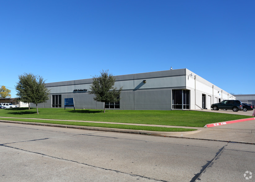 Primary Photo Of 4205 Stadium Dr, Fort Worth Light Distribution For Lease