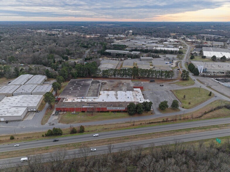 More Photos Of 930 Meacham Rd, Statesville Manufacturing For Sale