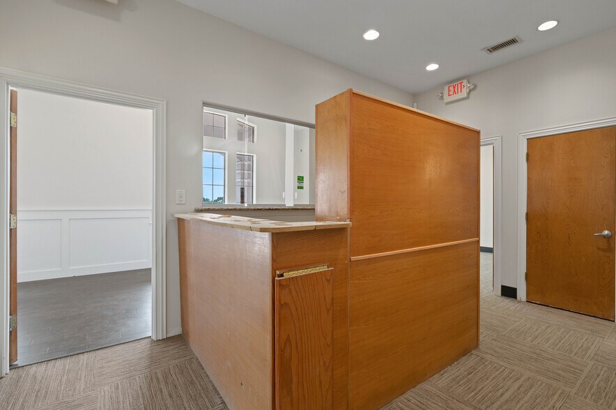 More Photos Of 3605 Interstate 30, Mesquite Medical For Lease