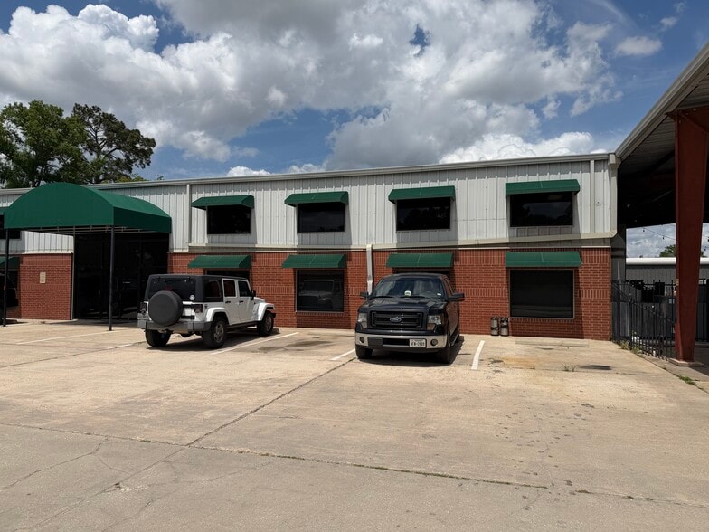 More Photos Of 808 Russell Palmer Rd, Kingwood Flex For Lease