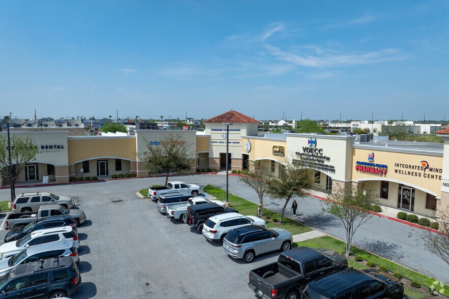 More Photos Of 4101-4179 Crosspoint Blvd, Edinburg Medical For Sale