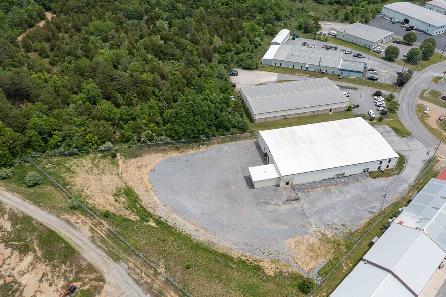 More Photos Of 2009 Brookside Ln, Kingsport Distribution For Lease