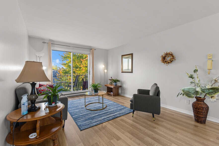 More Photos Of 2012-2014 Rue Fournier, St-Jérôme Apartments For Sale