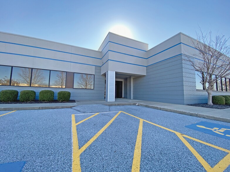 More Photos Of 210 SE 34th St, Bentonville Office For Sale