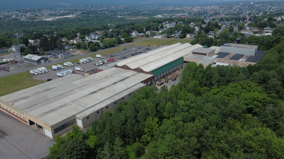 More Photos Of 600 Sanders St, Scranton Warehouse For Lease