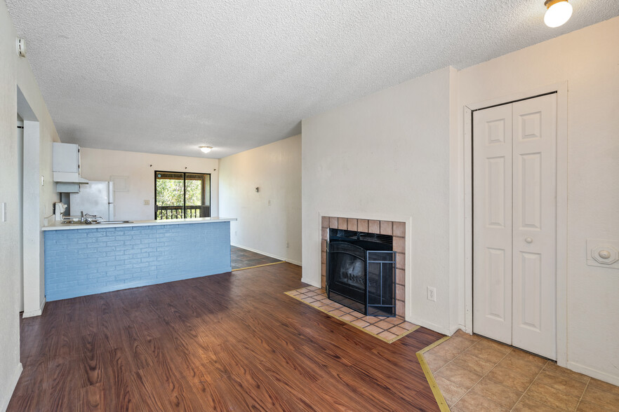 More Photos Of 935 Hathaway Dr, Colorado Springs Apartments For Sale