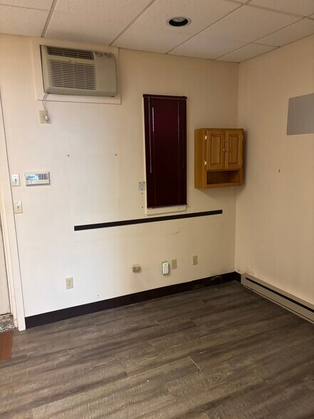 More Photos Of 322-340 Walnut Street Ext, Agawam Storefront For Lease