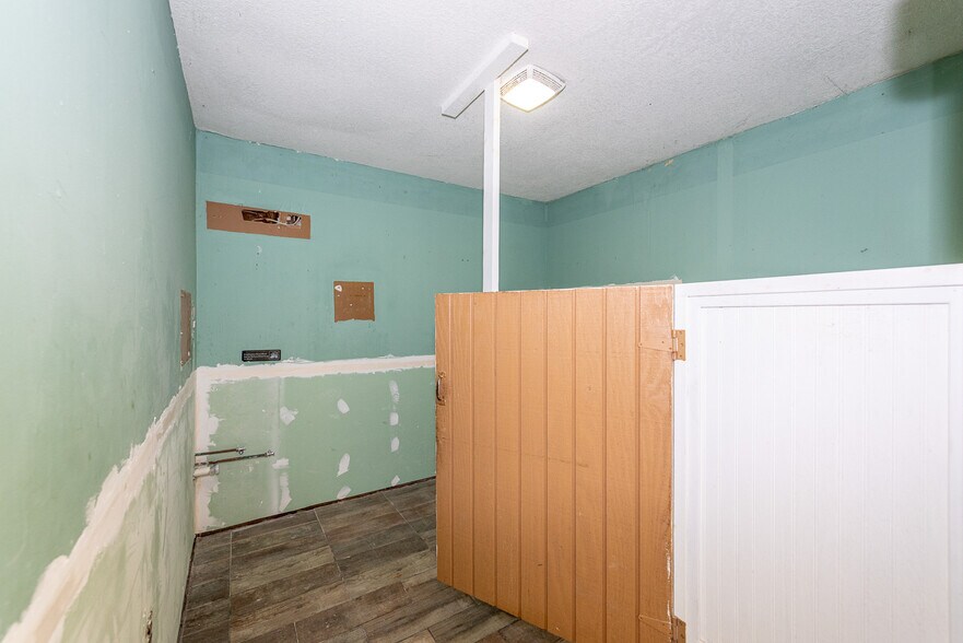 More Photos Of 8123 E Lamar Alexander Pky, Townsend Restaurant For Sale
