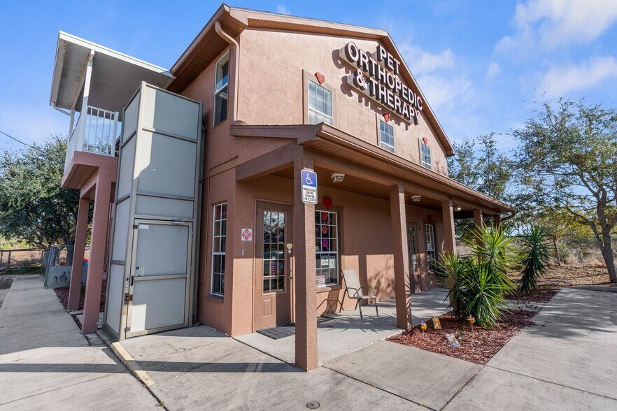More Photos Of 7044 Commercial Way, Weeki Wachee Office For Sale