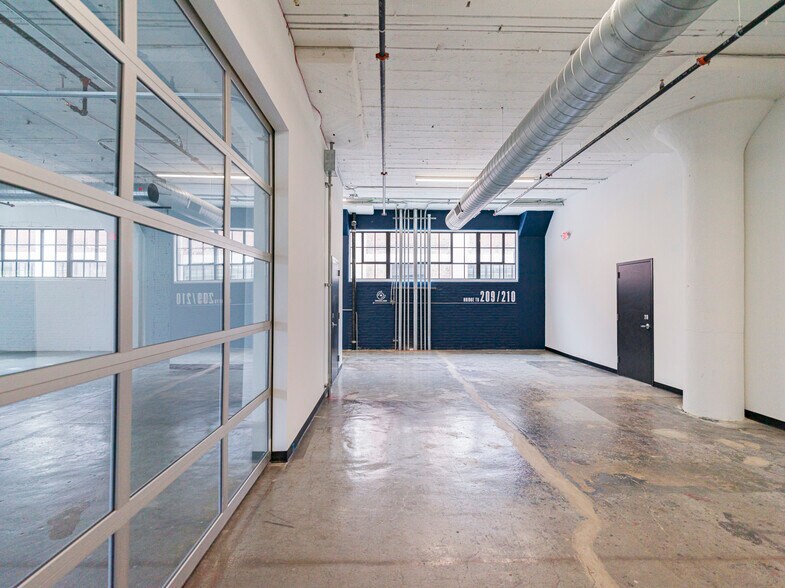 More Photos Of 2275 Bridge St, Philadelphia Loft Creative Space For Lease