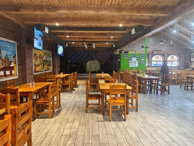 More Photos Of 7111 Pacific Blvd, Huntington Park Restaurant For Sale