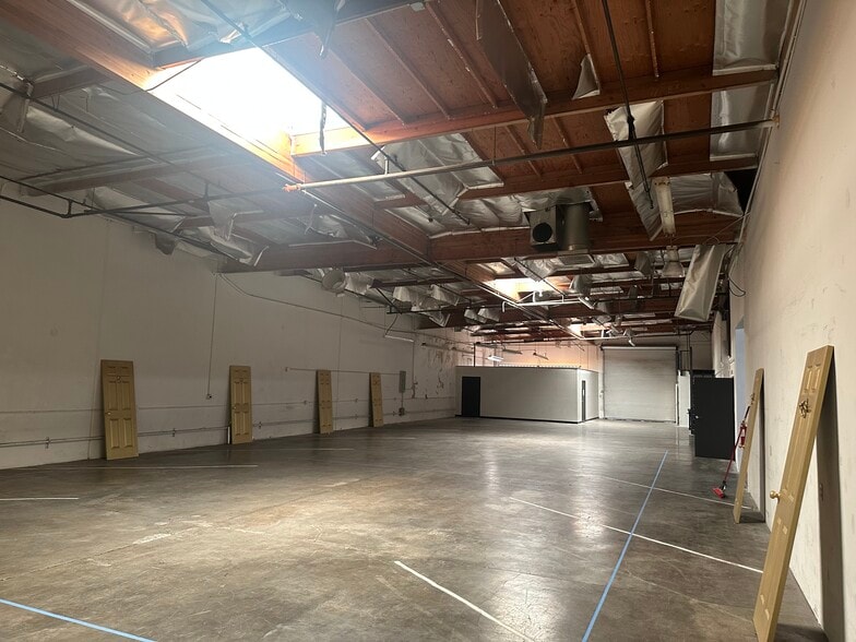 More Photos Of 8460 Red Oak St, Rancho Cucamonga Warehouse For Lease