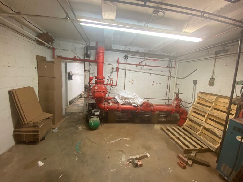 More Photos Of 264 41st St, Brooklyn Warehouse For Lease