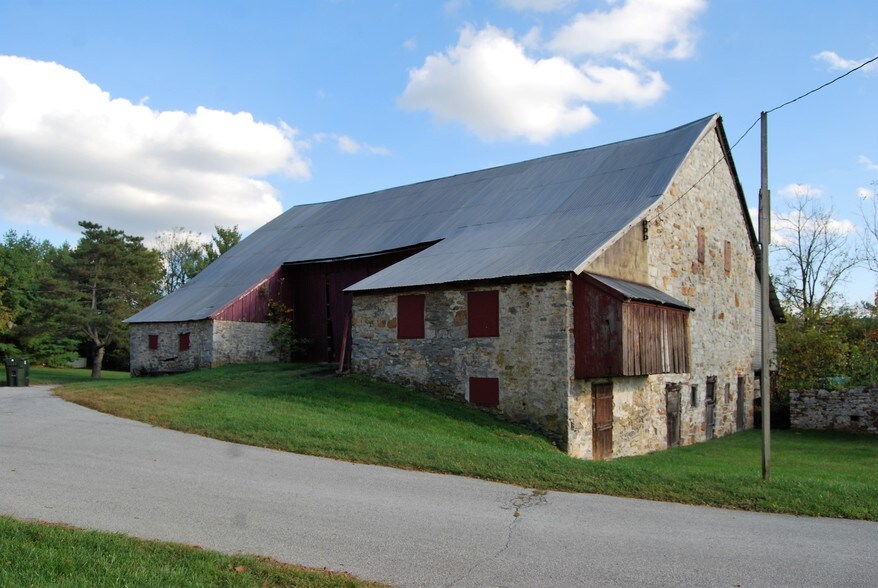 More Photos Of 120 Arrandale Blvd, Exton Office For Sale