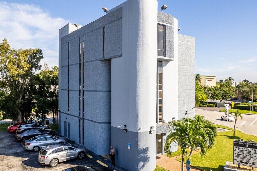 More Photos Of 2161 E Commercial Blvd, Fort Lauderdale Medical For Lease