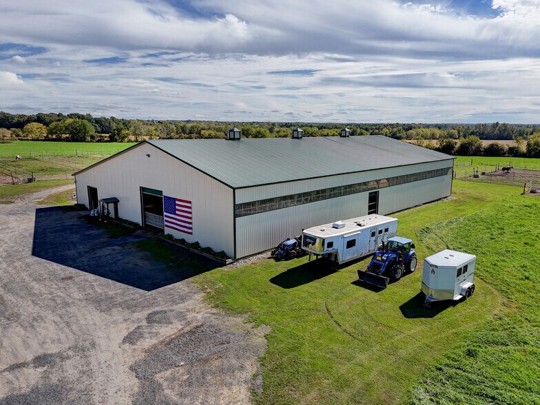 More Photos Of 1262 Fitzpatrick Rd, Auburn Specialty For Sale