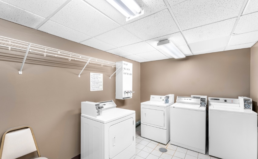 More Photos Of 265 33rd Ave, Columbus Hotel For Sale