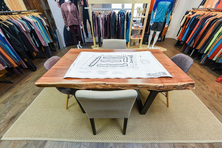 More Photos Of 750 Oakdale Rd, Toronto Light Distribution For Sale