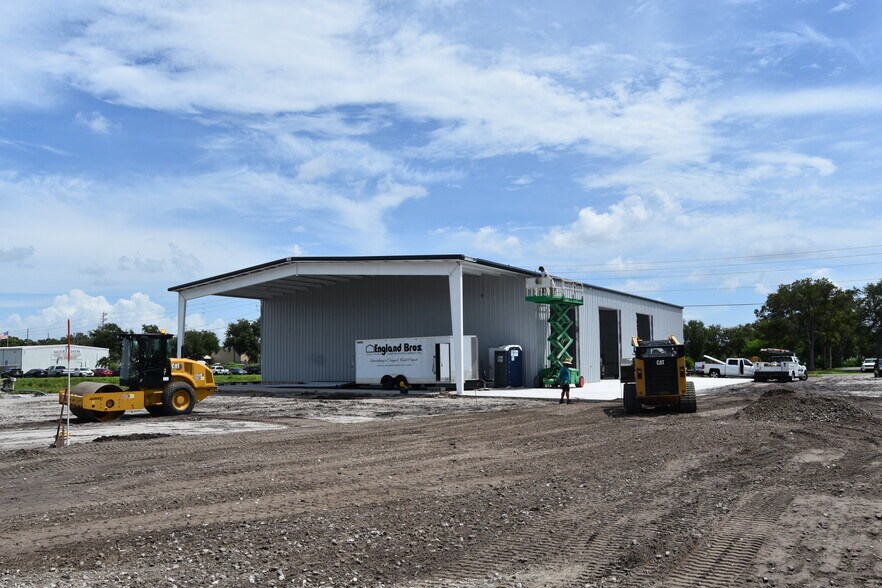 More Photos Of 7125 114th Ave, Largo Warehouse For Lease