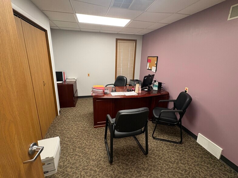 More Photos Of 773 Pershing St, Ellwood City Office For Sale