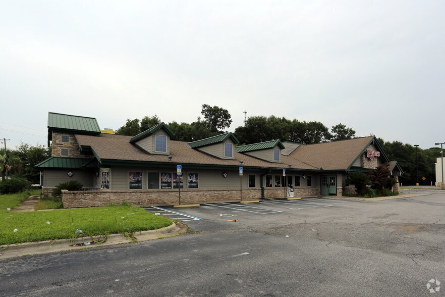 More Photos Of 9006 Pensacola Blvd, Pensacola Restaurant For Sale