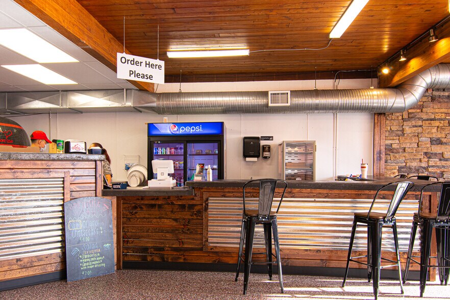 More Photos Of 3817 Oberlin Ave, Lorain Convenience Store For Sale