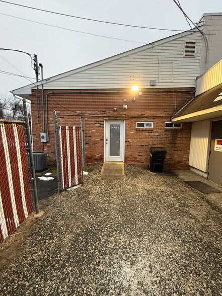 More Photos Of 309 Salina Rd, Sewell Light Distribution For Lease