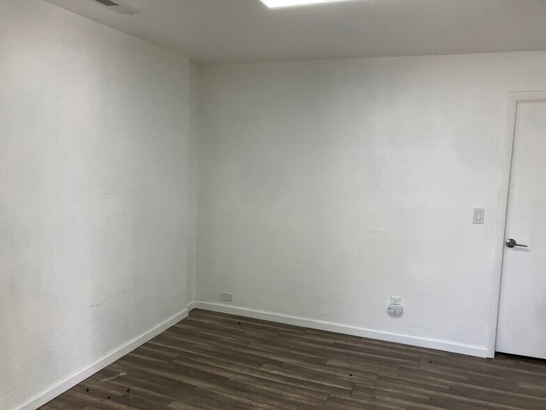 More Photos Of 5226 Commerce Dr, Salt Lake City Flex For Lease