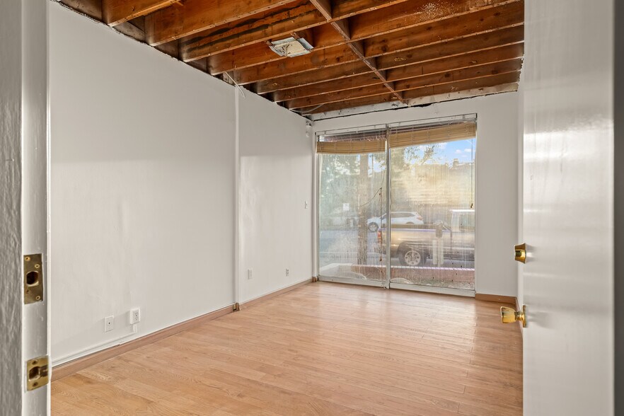 More Photos Of 2951-2953 Lincoln Blvd, Santa Monica Loft Creative Space For Sale