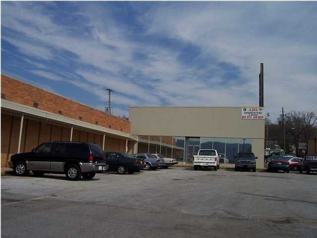 More Photos Of 2818 E 48th St, Chattanooga Freestanding For Lease
