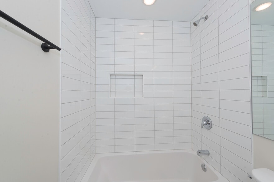 More Photos Of 3762 S Indiana Ave, Chicago Apartments For Sale