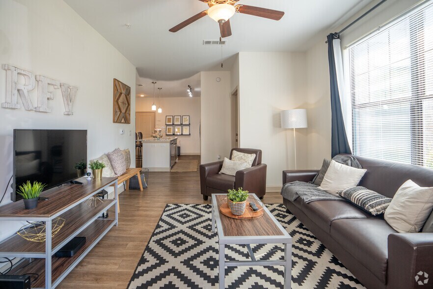 More Photos Of 2330 Jack Warner Pkwy, Tuscaloosa Apartments For Sale