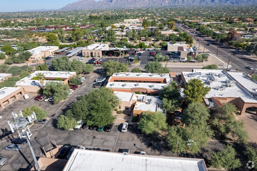 More Photos Of 2951 N Swan Rd, Tucson Unknown For Lease