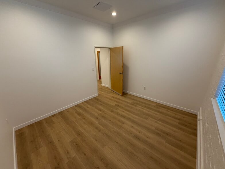 More Photos Of 444 N Larchmont Blvd, Los Angeles Office For Lease